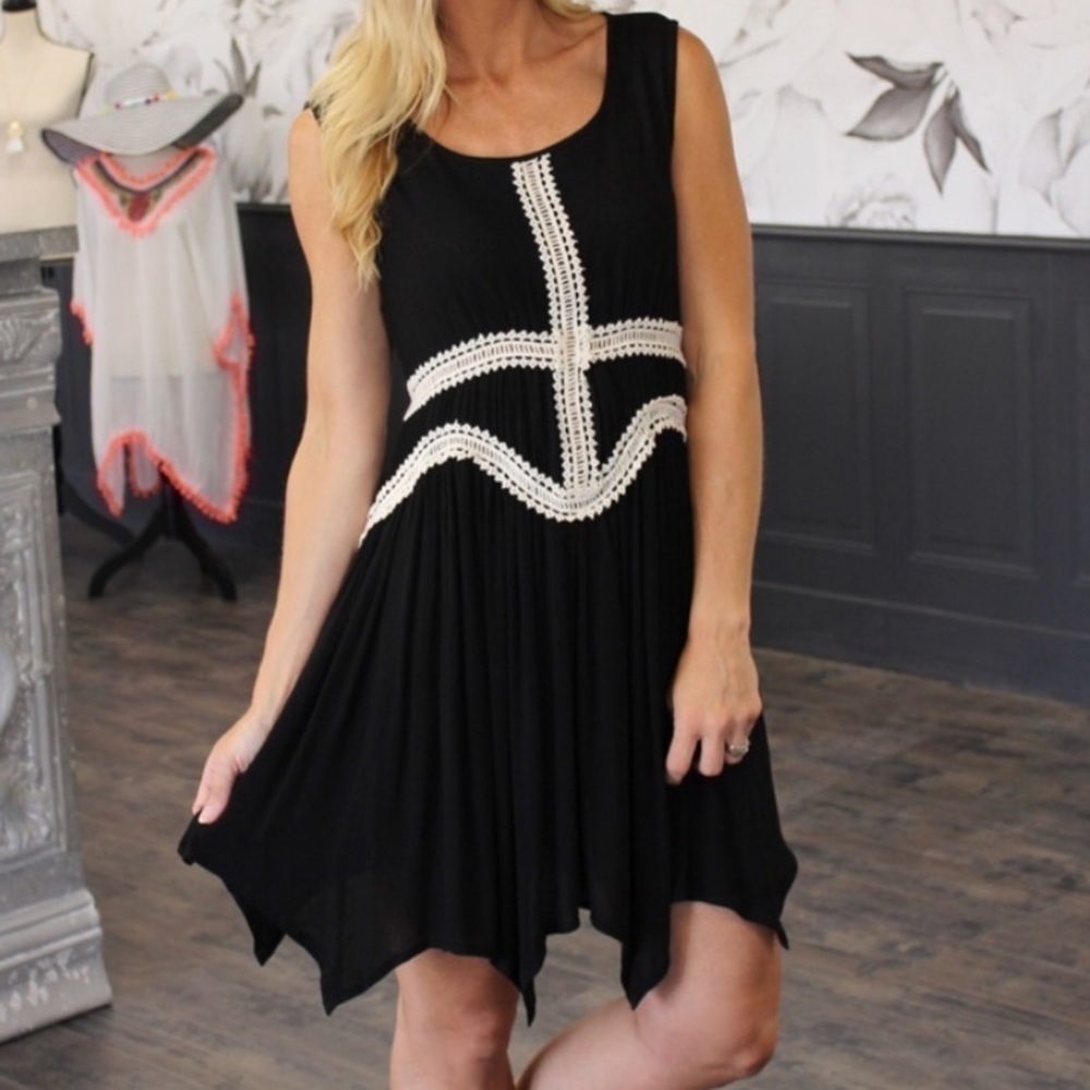 BLACK lace detail hankerchif dress/Tunic - Picture 1 of 5